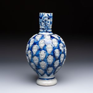A Westerwald stoneware jug with a lion's head and moulded floral design, Germany, 17th C. — photo 5