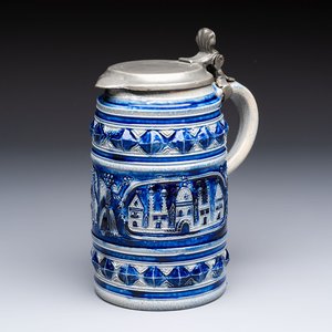 A Westerwald stoneware tankard with a mounted pewter lid, Germany, 18th C. — 照片 1