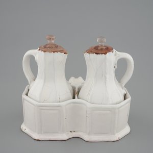 A white Delft cruet set, 18th C. — photo 1