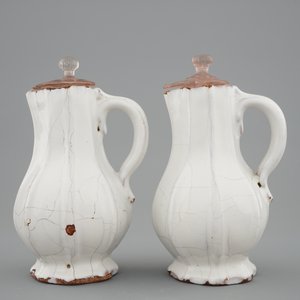 A white Delft cruet set, 18th C. — photo 11