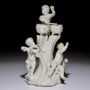 A white Delft group of putti playing music, probably German, 18th C. — 照片 1