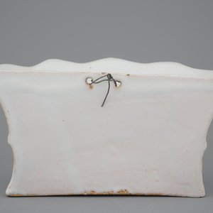 A white Delft pottery wall flower holder, 18th C. — 照片 4