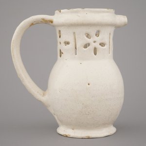 A white Delft puzzle jug, late 17th C. — 照片 2