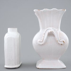 A white Delft tea caddy and a square vase, prob. France, 18th C. — photo 2