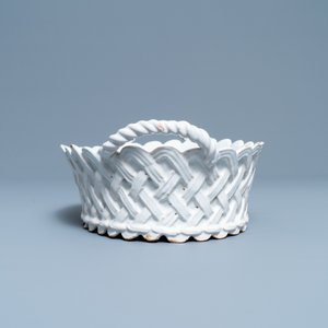 A white Delftware basket, a lobed dish, a spice box and a sauce boat, 18th C. — photo 5
