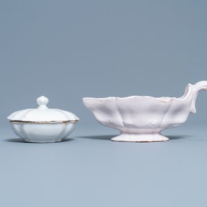 A white Delftware basket, a lobed dish, a spice box and a sauce boat, 18th C. — photo 8