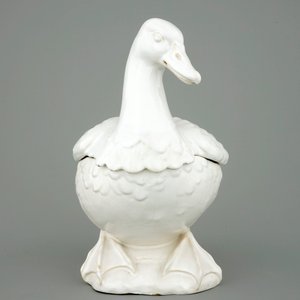 A white Delftware duck-shaped tureen and cover, Brussels or France, 18th C. — photo 5