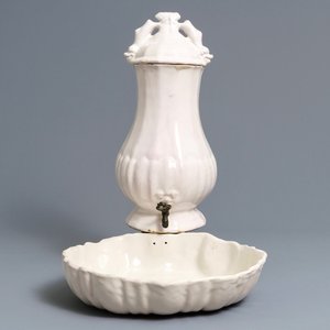 A white Delftware wall cistern and basin, prob. Kassel, Germany, 2nd half 18th C. — photo 1