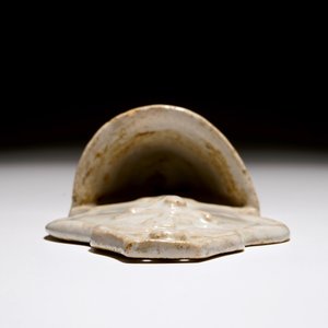 A white Dutch Delft candle stick and a holy water font, 18th C. — 照片 7