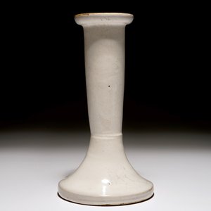 A white Dutch Delft candle stick and a holy water font, 18th C. — 照片 10