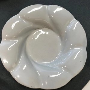 A white Dutch Delft gadrooned dish, 17th C. — 照片 3