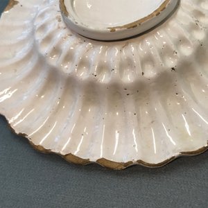 A white Dutch Delft gadrooned dish, 17th C. — 照片 13