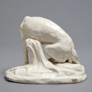 A white Dutch Delft model of a dog, 18th C. — 照片 4