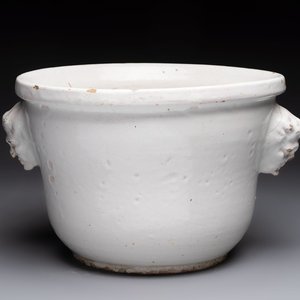 A white French Delftware jardinière, dated August 1770 — photo 1