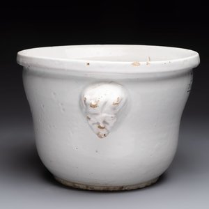 A white French Delftware jardinière, dated August 1770 — photo 2
