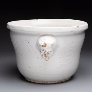 A white French Delftware jardinière, dated August 1770 — photo 4