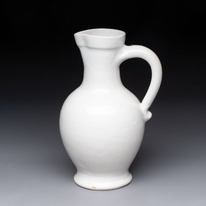 A white-glazed Delftware wine jug, early 18th C. — photo 1