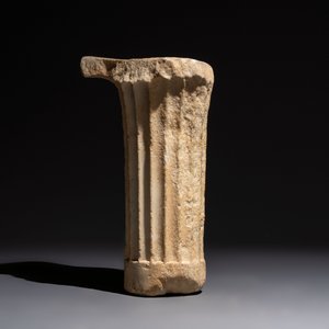 A white marble support for a labrum, Rome, probably 1st C. BC/2nd C. AD — photo 3