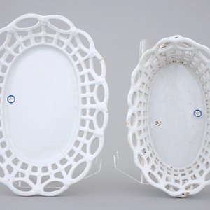 A white monochrome Brussels faience open-worked basket on stand, 18th C. — photo 7