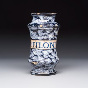 A white-splashed blue-ground Italian maiolica albarello — photo 2