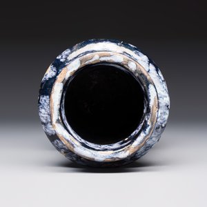 A white-splashed blue-ground Italian maiolica albarello — photo 6