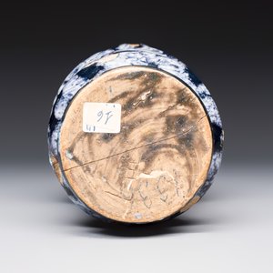 A white-splashed blue-ground Italian maiolica albarello — photo 7