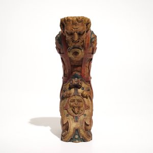 A wooden beam support in the shape of a satyr above a lion crest, The Netherlands, 17th C. — photo 2
