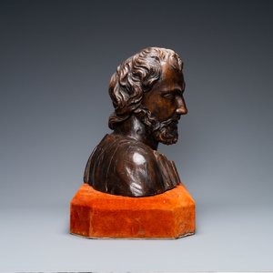 A wooden bust of a bearded man, Italy, 17th C. — photo 4