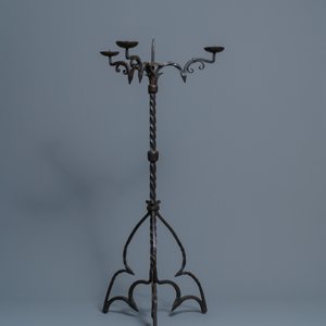 A wrought iron standing candle holder, North of France or Flanders, 15th C. — 照片 5