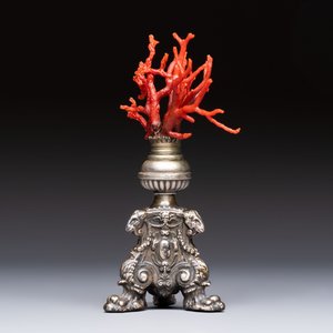 A ‘Wunderkammer’ composition with red coral mounted on a silver-plated stand, Italy, 19th C. — photo 2