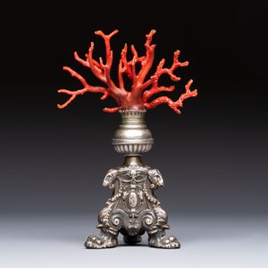 A ‘Wunderkammer’ composition with red coral mounted on a silver-plated stand, Italy, 19th C. — photo 4
