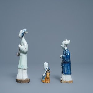 Acht Chinese biscuit groepen met blauw-wit en celadon glazuur, Qianlong/Jiaqing — foto 9