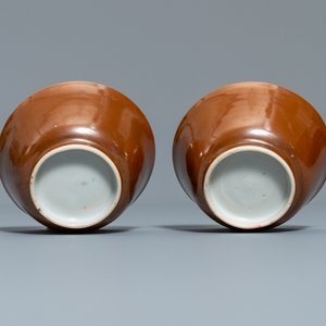 Acht Chinese blauw-witte koppen en schotels, Kangxi/Qianlong — foto 20
