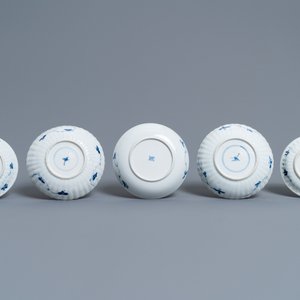 Acht Chinese blauw-witte koppen en vijf schotels, Kangxi — foto 4