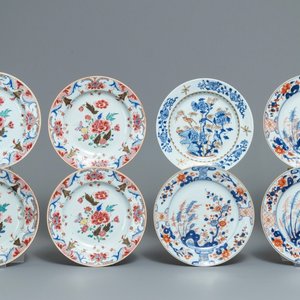 Acht Chinese famille rose en Imari-stijl borden, Qianlong — foto 1