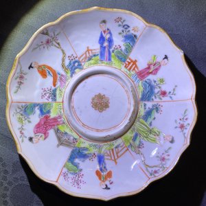 Acht Chinese famille rose koppen en schotels, Yongzheng/Qianlong — foto 52