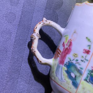 Acht Chinese famille rose koppen en schotels, Yongzheng/Qianlong — foto 59