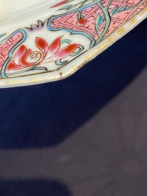 Acht Chinese octagonale famille rose borden met hanen, Qianlong — foto 7