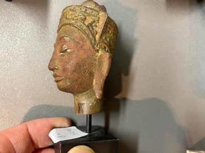 Acht diverse gesculpteerde stenen hoofden, o.a. Gandhara, Etruskisch, Japans en Chinees — foto 12