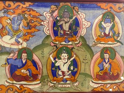 Acht tsaklis en drie beschildere houten boekkaften, Tibet, 19e eeuw — foto 18