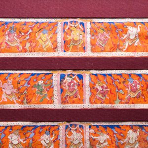 Acht tsaklis en drie beschildere houten boekkaften, Tibet, 19e eeuw — foto 5