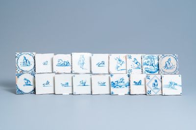 Achttien blauw-witte Delftse tegels met paarden, 17/18e eeuw