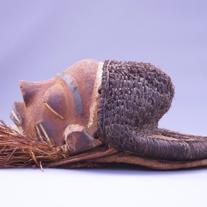 Afrikaans in hout gesculpteerd Pende masker, begin tot midden 20e eeuw — foto 2