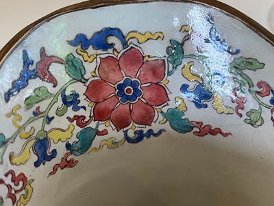 Aiguière-casque et son bassin en forme de coquille en émaux de Canton, Chine, Yongzheng/Qianlong — photo 14
