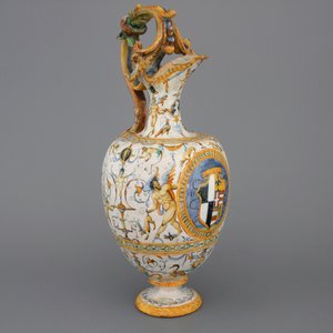 Aiguière héraldique importante en majolique d'Urbino, atelier Fontana, env. 1560 — photo 1
