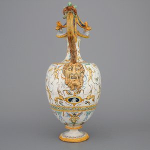 Aiguière héraldique importante en majolique d'Urbino, atelier Fontana, env. 1560 — photo 4