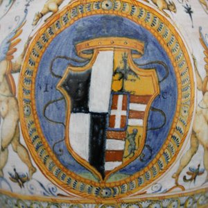 Aiguière héraldique importante en majolique d'Urbino, atelier Fontana, env. 1560 — photo 7