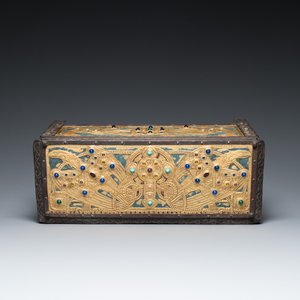 Alfred Daguet (Paris, 1875-1942): A Gothic revival repoussé brass and copper-mounted metal box with glass cabochons, ca. 1900 — 照片 7