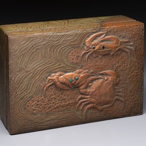 Alfred Daguet (Paris, 1875-1942): An Art Nouveau repoussé brass- and copper-mounted box with 'crabs' design and inset glass eyes, ca. 1900 — photo 1
