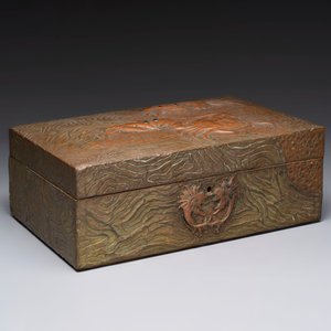 Alfred Daguet (Paris, 1875-1942): An Art Nouveau repoussé brass- and copper-mounted box with 'crabs' design and inset glass eyes, ca. 1900 — photo 2